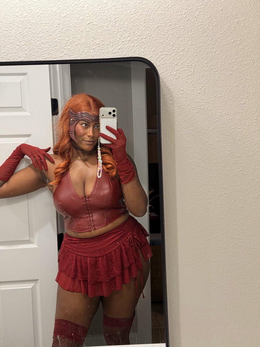 JujutsuBby's tweet photo. DreamCon Day 2

I was showing HELLA ASS https://t.co/KOHDfvznq3