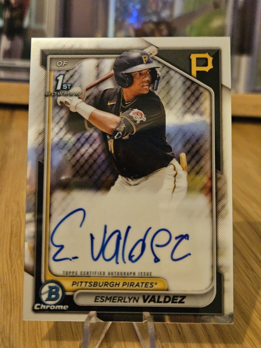MikeJenJenJen's tweet photo. The Magic Man - Esmerlyn Valdez Bowman 1st auto. He is a joy to watch! #LetsGoBucs https://t.co/SAg8yc5eSQ