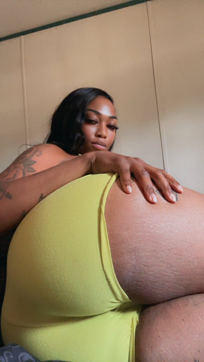 karmakween2xx's tweet photo. Pretty &amp; Phat https://t.co/lY4BwcyZoE