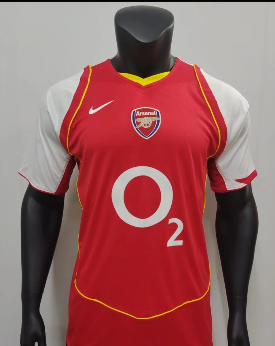mr__topson's tweet photo. Manchester united ❤️ and Arsenal retro jerseys 😍🥑🫚🎃🎈 https://t.co/TMd4hZV6Gu