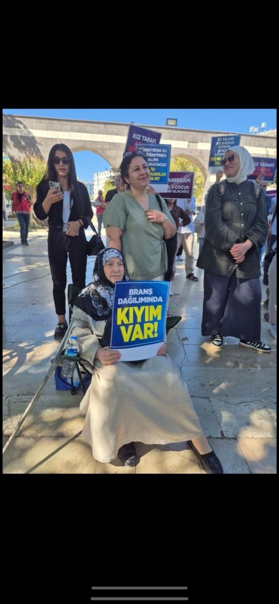 gitaristhoca's tweet photo. @ProfDrAGurcan @TMaarifVakfi @Mahmut_M_Ozdil 2024 KPSS'de emek veren binlerce öğretmen adayı olarak kanun teklifindeki sayının artırılmasını ve ek atama müjdesini bekliyoruz.

@hasandogan @Akparti @AvOzlemZengin @avabdullahguler @Yusuf__Tekin

#Komisyondan2024KpssEkAtama https://t.co/8mPAIam6Ie