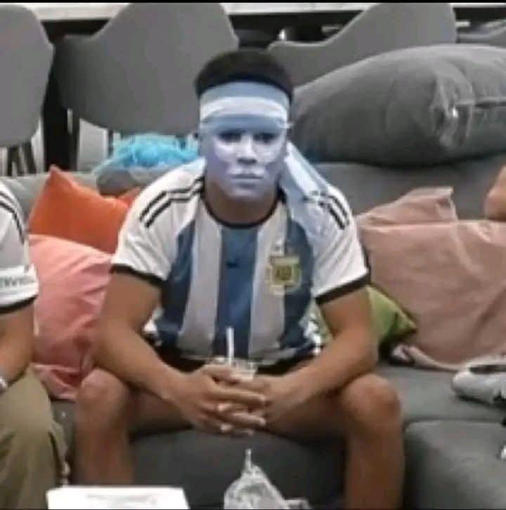 _cataclasm's tweet photo. faltan 4 horas para que juegue argentina https://t.co/XR2TWAh0Uq