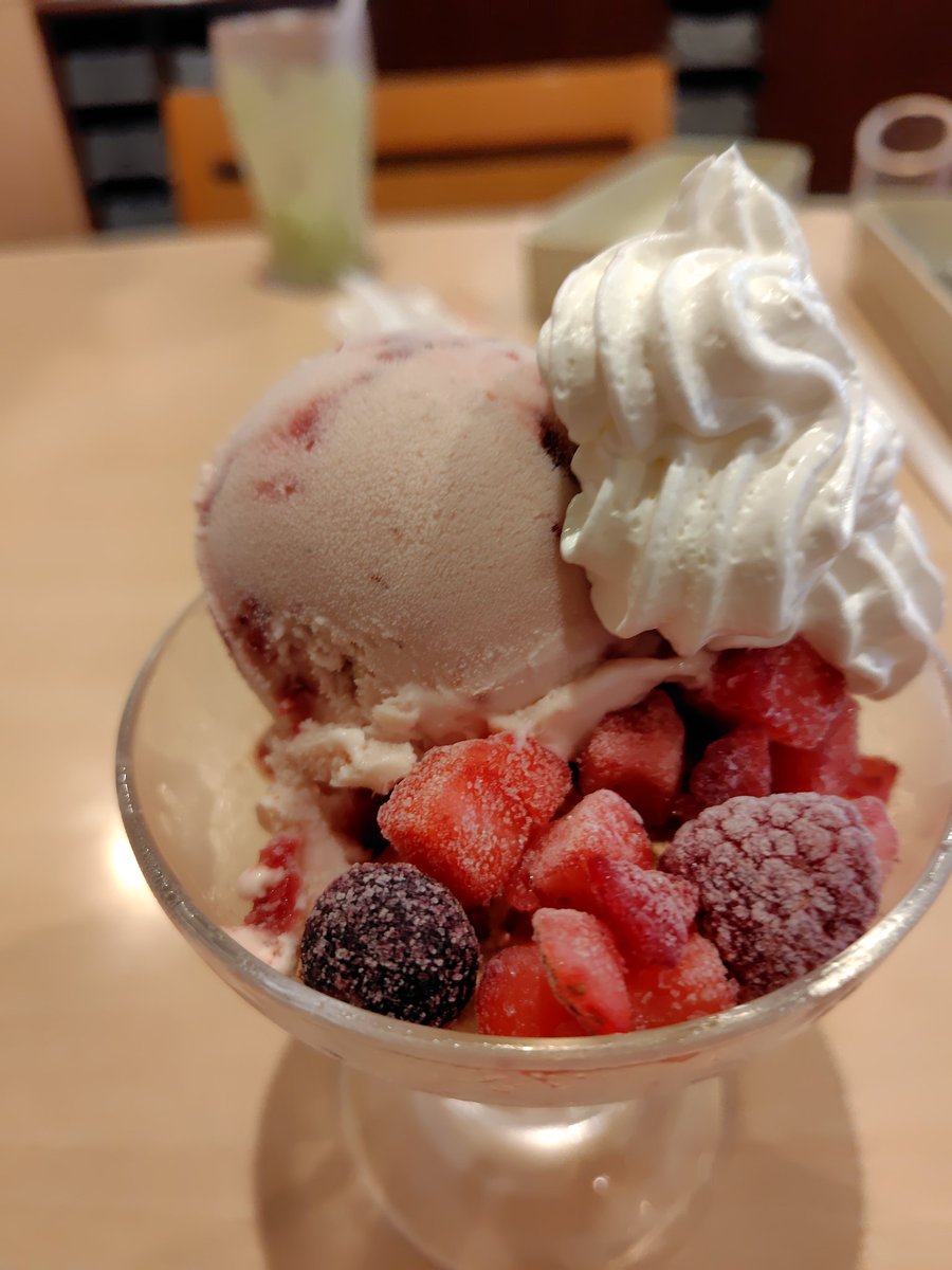fumaki2017's tweet photo. そんなわけで、今日はちょっと帰るの遅らせて気分転換～
家帰ると休めないからね https://t.co/hv68UfZq3F