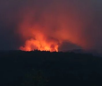 LumesGal's tweet photo. 🔥 Entre Pasarela e Señoráns (Vimianzo) D.V. Son 3 focos. https://t.co/zXk5mbcyGe
