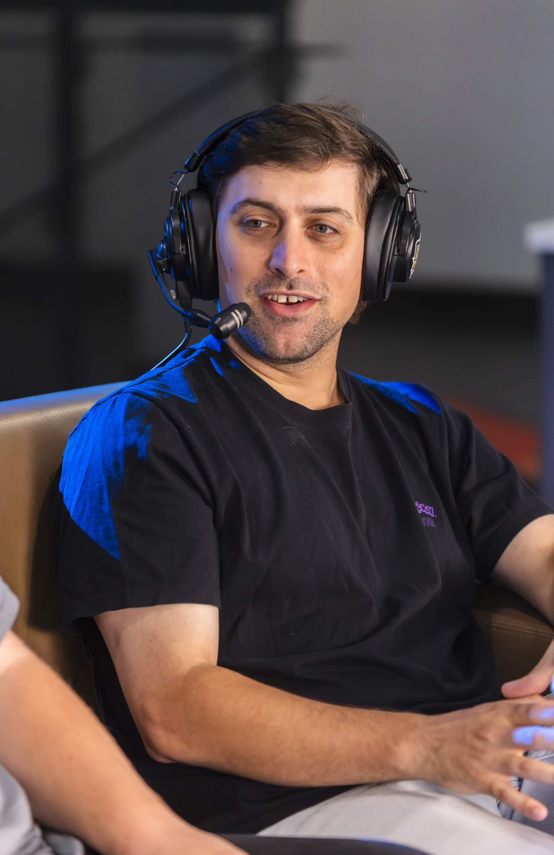 FRAG tweet media