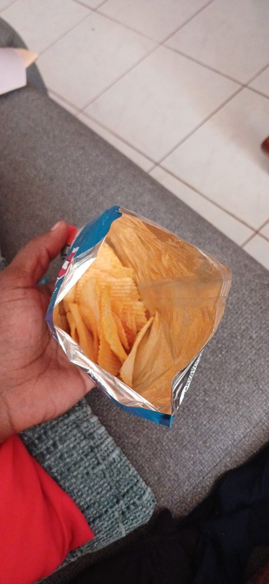 __Triggerjesus's tweet photo. @RUFFLES 
Review: These 1oz Cheddar &amp; Sour Cream ruffles are a crime.
20% DV of fat in a bag that fits in my palm.
The Spanish translation just dies: "SABOR CREAM CHEESE AND..." And WHAT?!
Flavor's good, portion's a joke. 2/10 for the audacity. 😭 #Chips #SnackReview https://t.co/WtiZUrYuAh