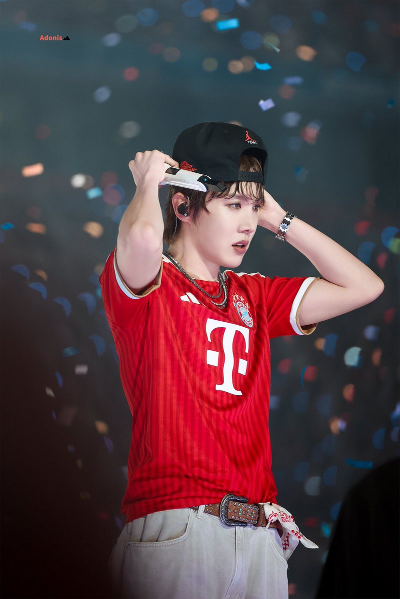 Adonis_Hoseok's tweet photo. 260711 BTS WORLD TOUR ‘ARIRANG’ in MUNICH

MIA SAN MIA ❤️
#제이홉 #정호석 
#JHOPE #ジェイホープ 
@BTS_twt https://t.co/p3TFW61mQb