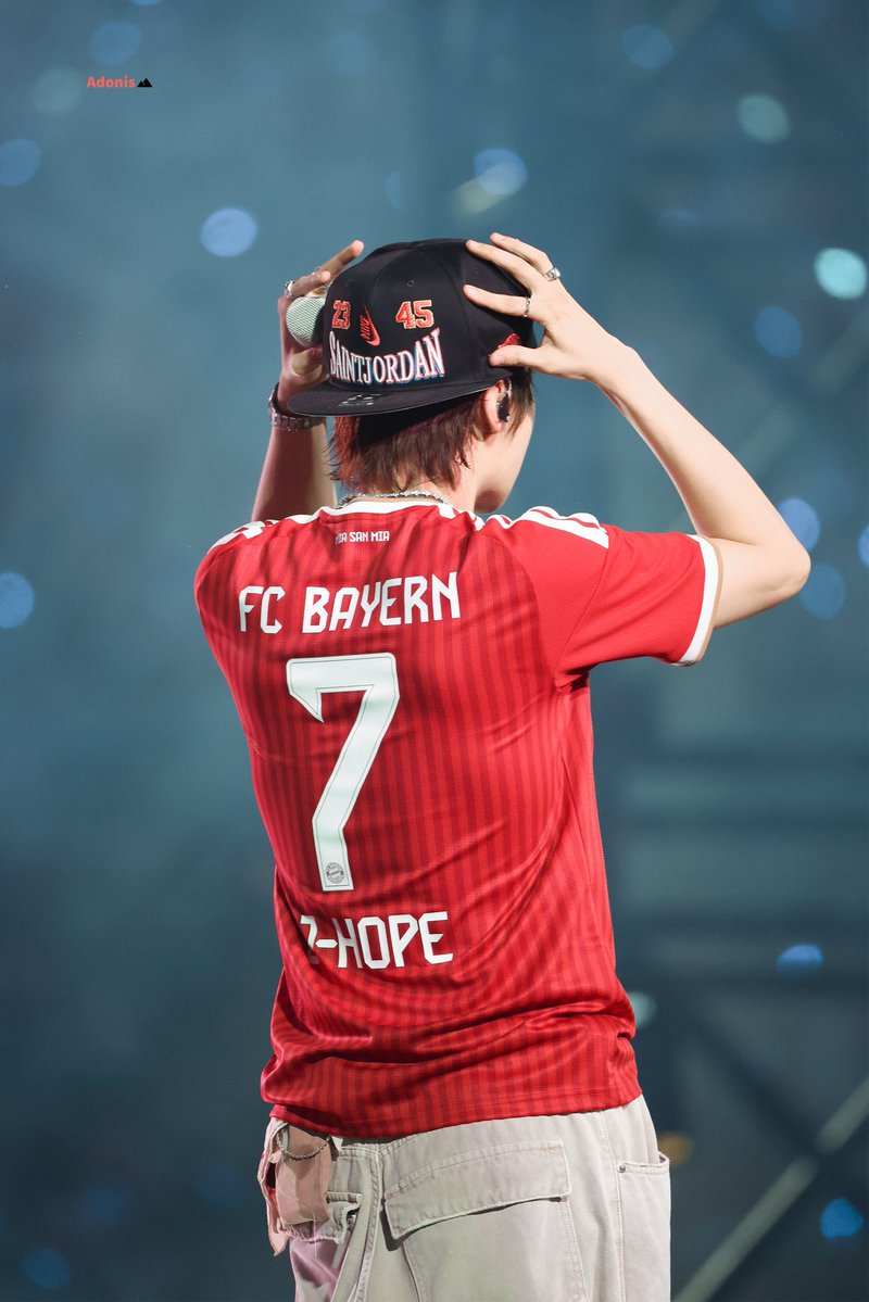 Adonis_Hoseok's tweet photo. 260711 BTS WORLD TOUR ‘ARIRANG’ in MUNICH

MIA SAN MIA ❤️
#제이홉 #정호석 
#JHOPE #ジェイホープ 
@BTS_twt https://t.co/p3TFW61mQb