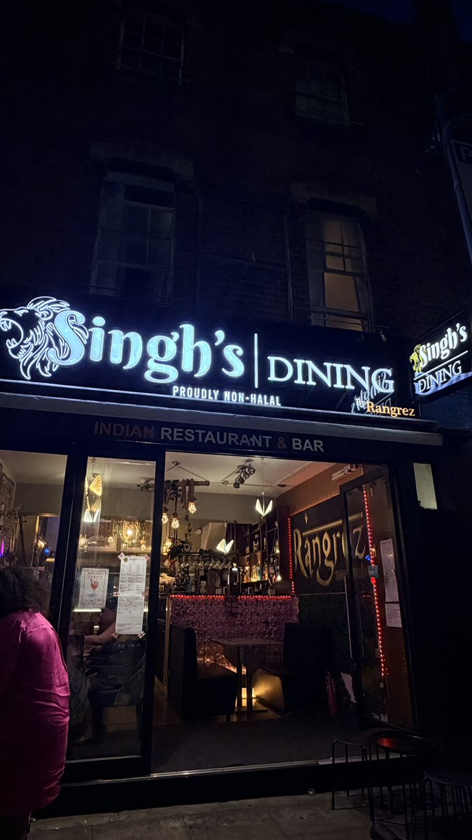 kingkapoor72's tweet photo. After today’s win against Norway, my restaurant will give free food to the first 30 guests who come with England’s flag 🏴󠁧󠁢󠁥󠁮󠁧󠁿🏴󠁧󠁢󠁥󠁮󠁧󠁿
At  Singhs Dining Hammersmith https://t.co/dKHukBc3uy