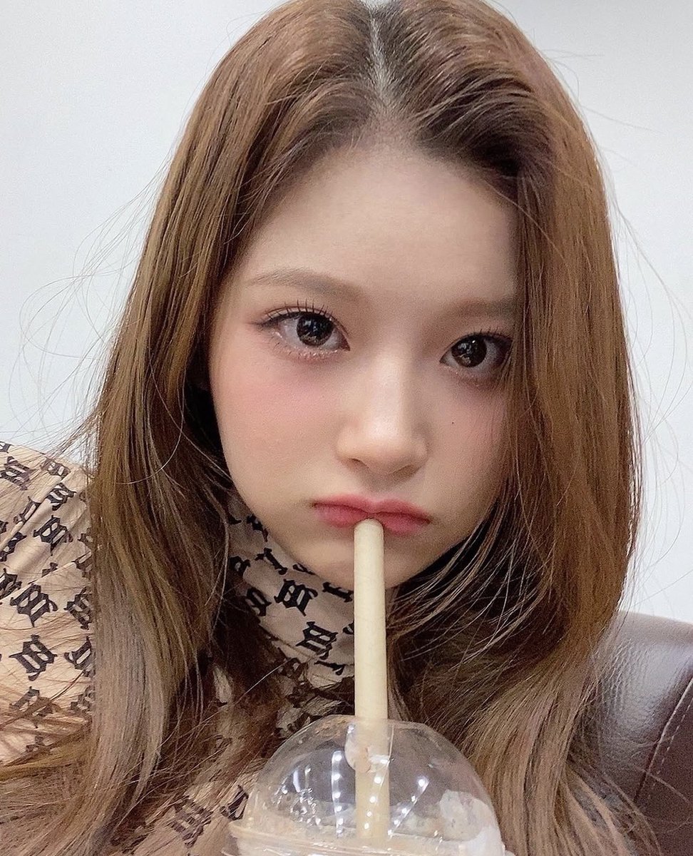 SULLYDATES's tweet photo. —  🦌 220403 Instagram update https://t.co/bDmQfXsIJB