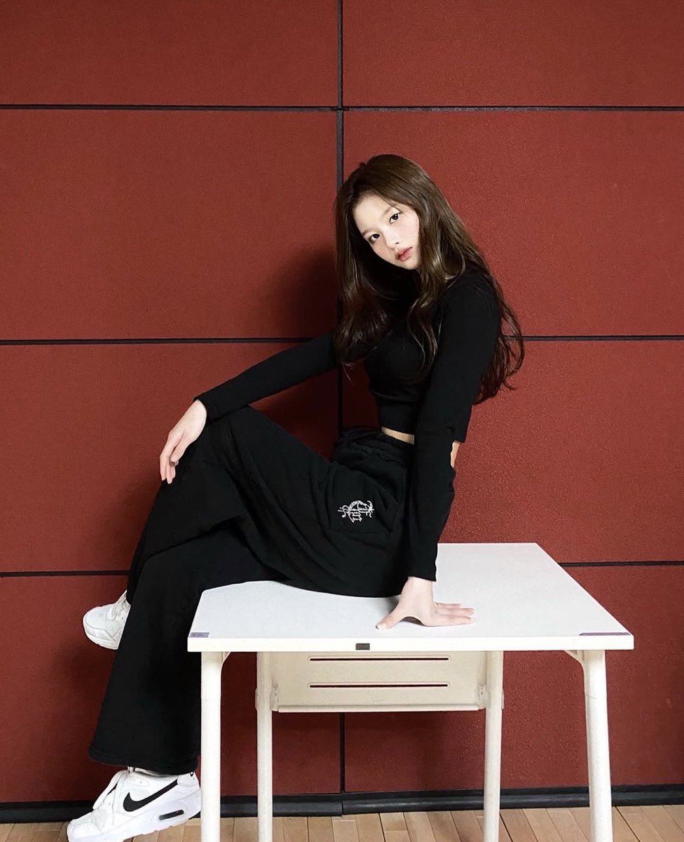SULLYDATES's tweet photo. —  🦌 220404 Instagram update https://t.co/dHiyTaKtAh