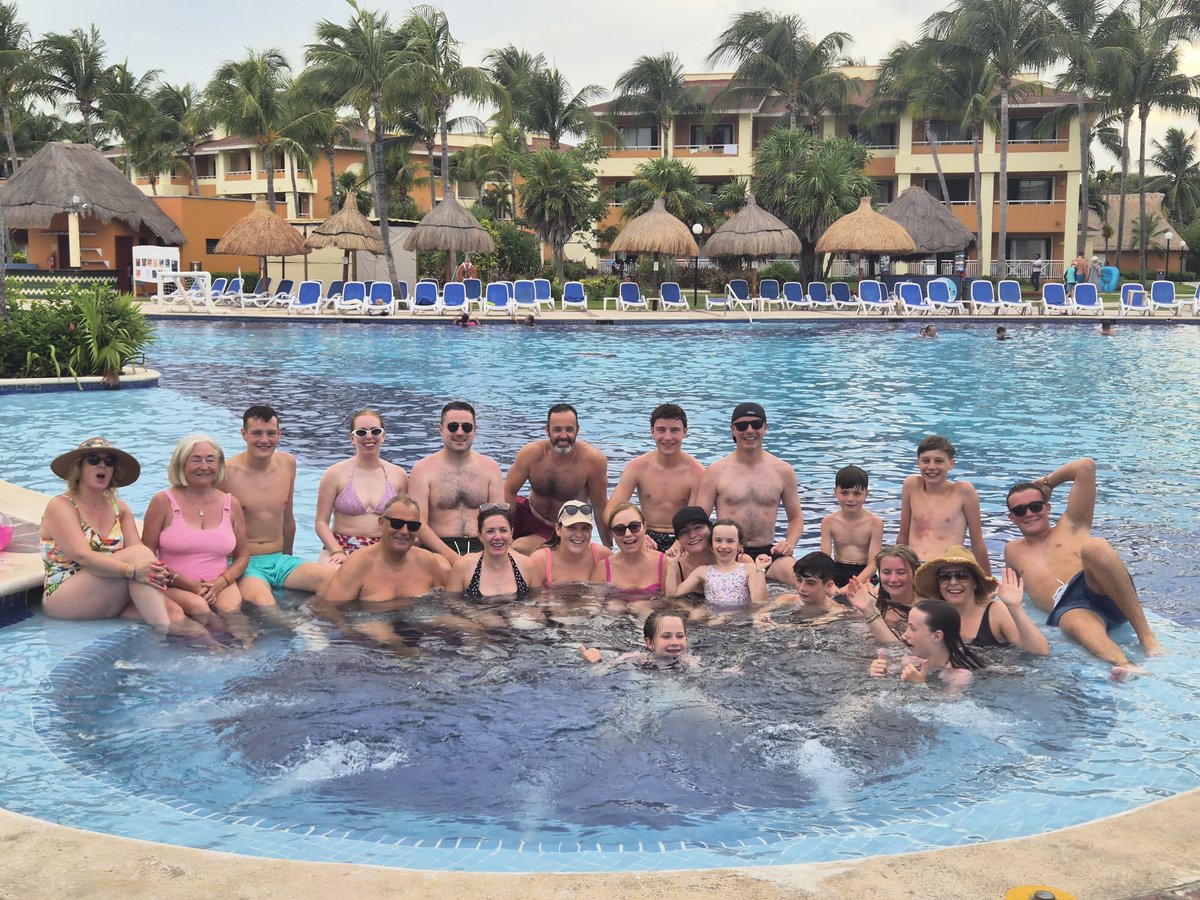 MartinjpRyan's tweet photo. What a brilliant two weeks in Mexico with our family of 28. Sunshine, sea, pools, great food, plenty of cold beers, and watching the World Cup together made it one to remember. Easily the best holiday we've had together.

Where to next in 2027? https://t.co/VpQICSoUs4