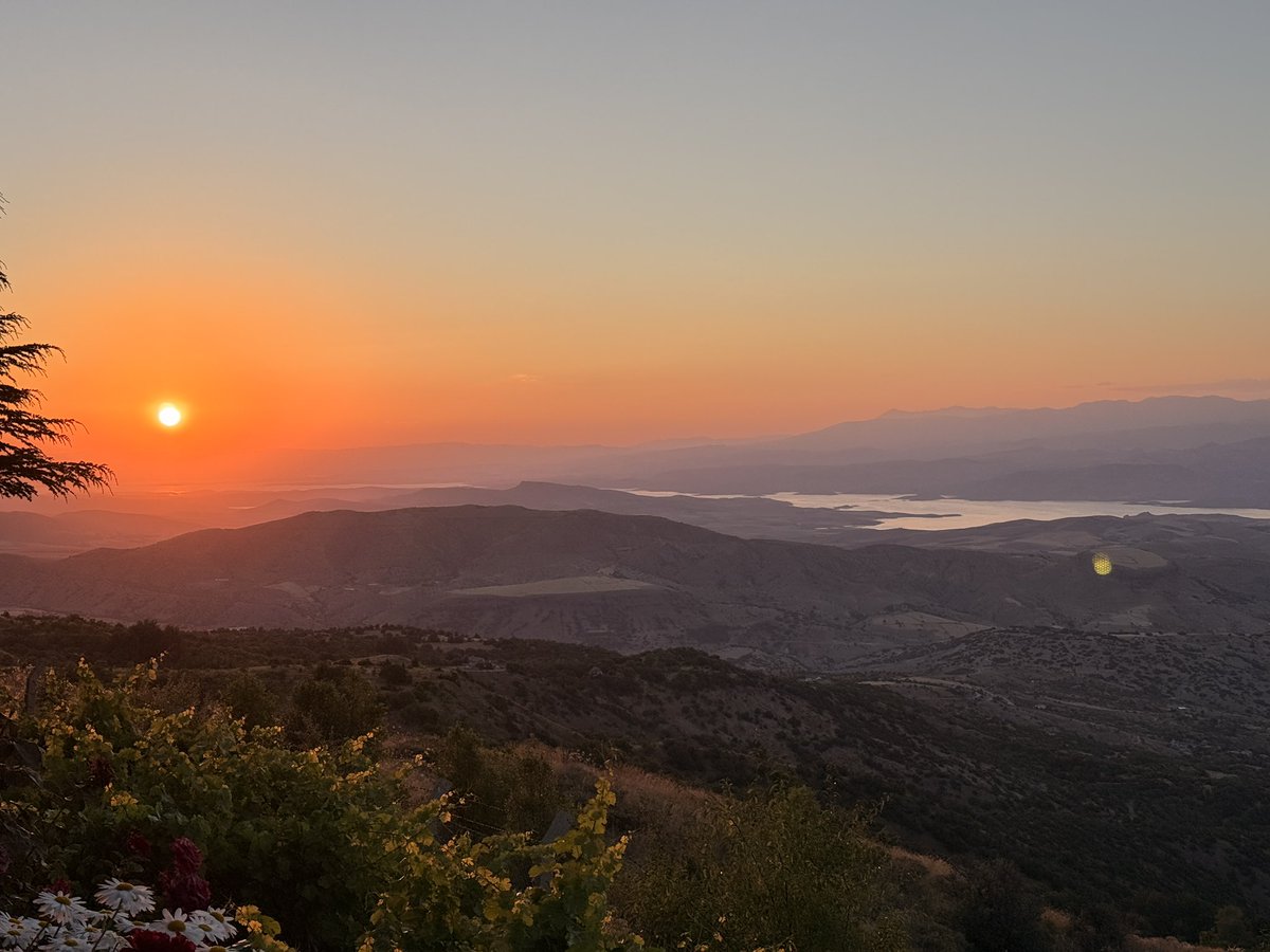 alibaylar's tweet photo. #Elazığ #pertek #sunset #turkey https://t.co/uSbTlqpUhC