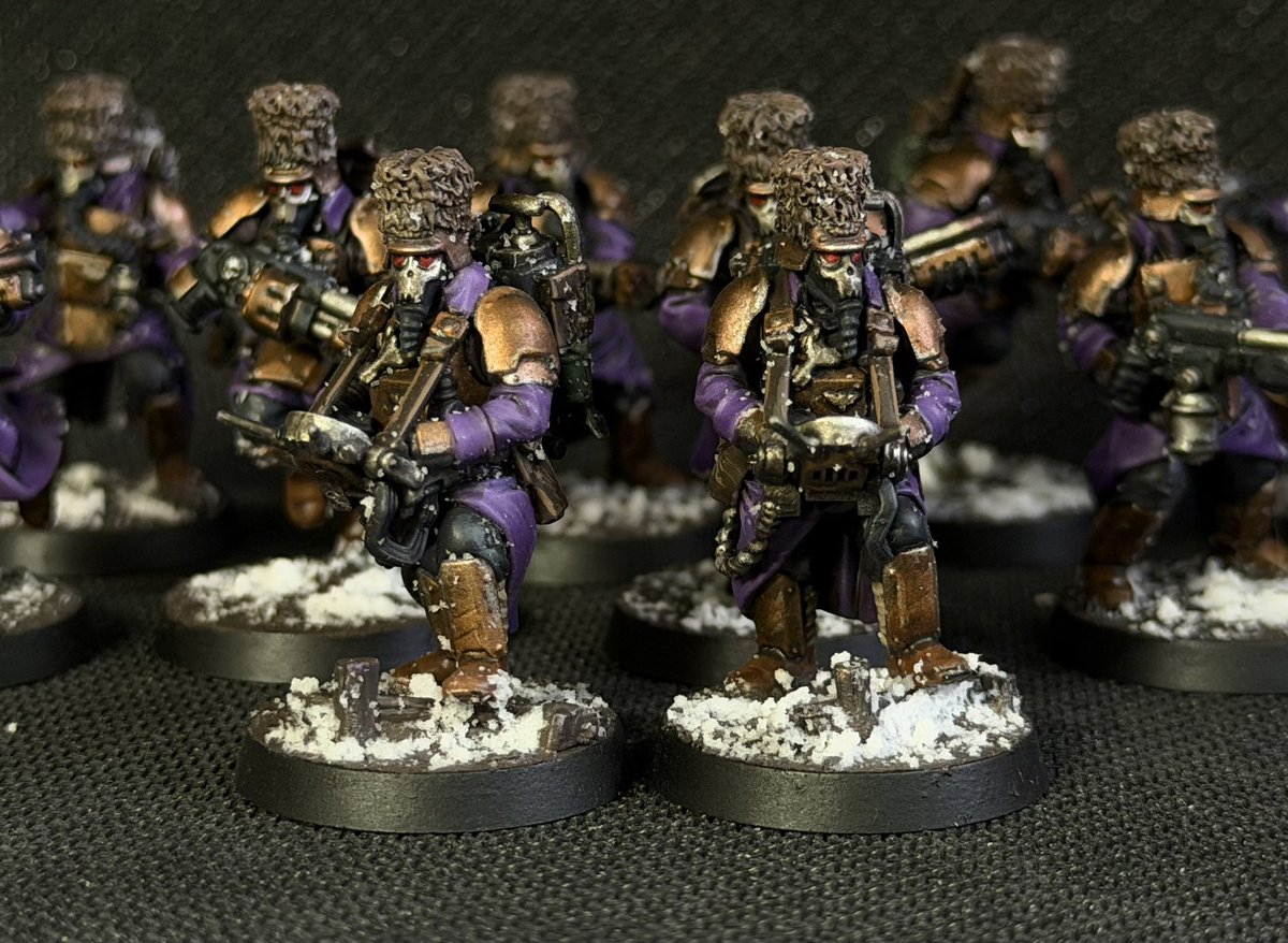 LegitMiniPaintn's tweet photo. These Krieg Engineers have been deployed to a Vostroyan regiment. Thankfully, they had some spare fuzzy hates waiting for them. #Warhammer_40000 #Vostroyan #Krieg https://t.co/lC1LzTRMSi