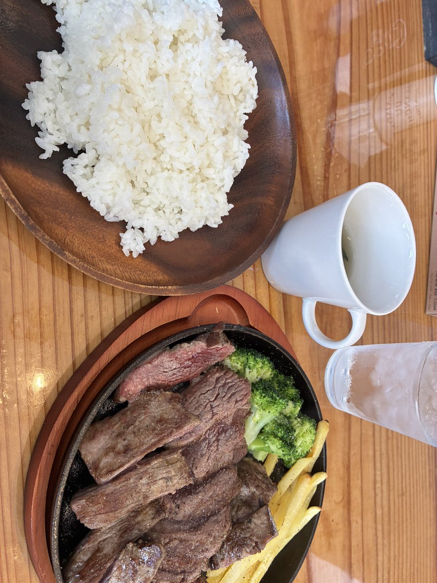 d53533's tweet photo. 朝から【飯テロ】🥩

皆さん、おはようございます☀

昨日炎天下☀️の中チャリ🚵‍♀️で100km程走ってきて今日ダルい_(┐「ε:)_ https://t.co/SZSsOquLkN