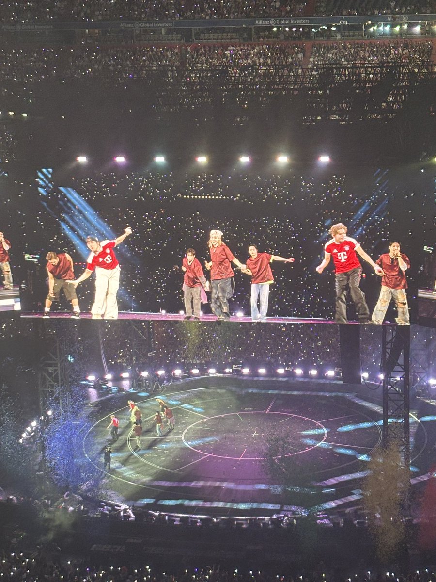 naruyaya's tweet photo. THIS WAS THE BEST CONCERT EVERR https://t.co/t4UnplOkvS