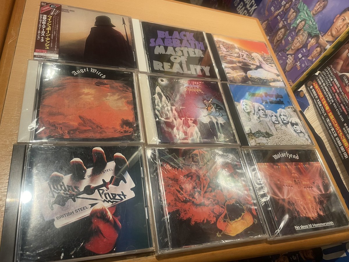 Ide0314drums's tweet photo. その他イングランド🏴󠁧󠁢󠁥󠁮󠁧󠁿のCDも一部ですが持ってきました🤣
（なのにノルウェー🇳🇴を応援📣🤣笑） https://t.co/F7Ce9fqrrf