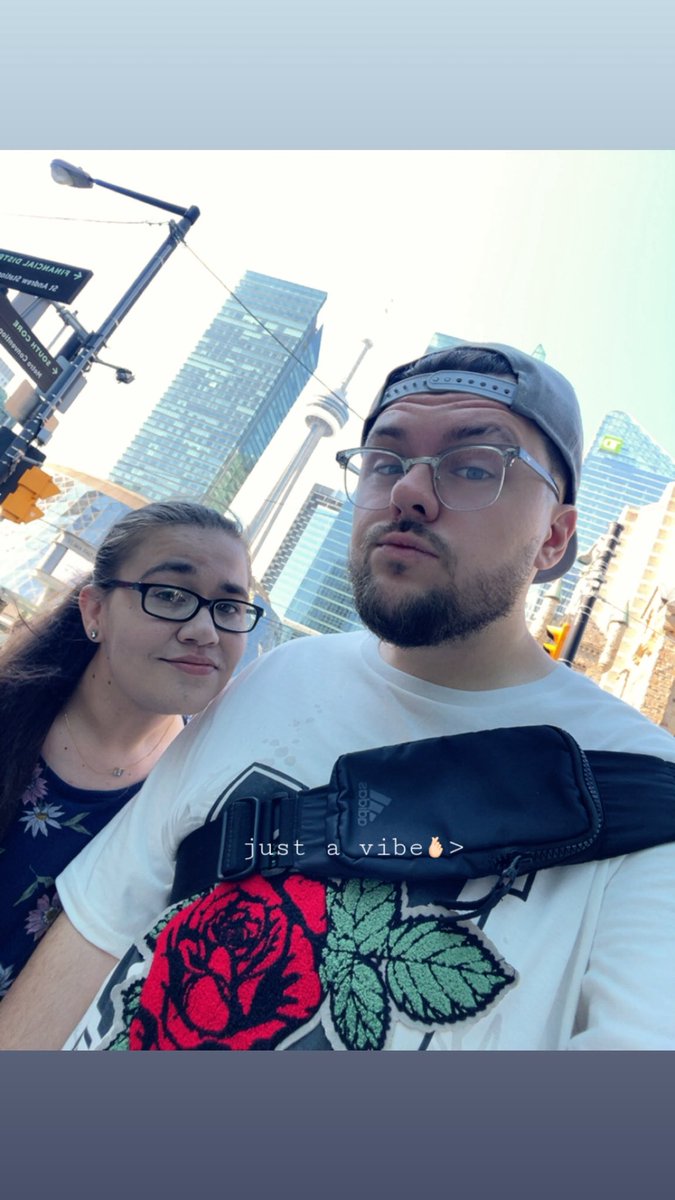 unvoiided's tweet photo. Such a great time and always a vibe In toronto with my love ❤️🦉 https://t.co/Hc2cK0rrXt