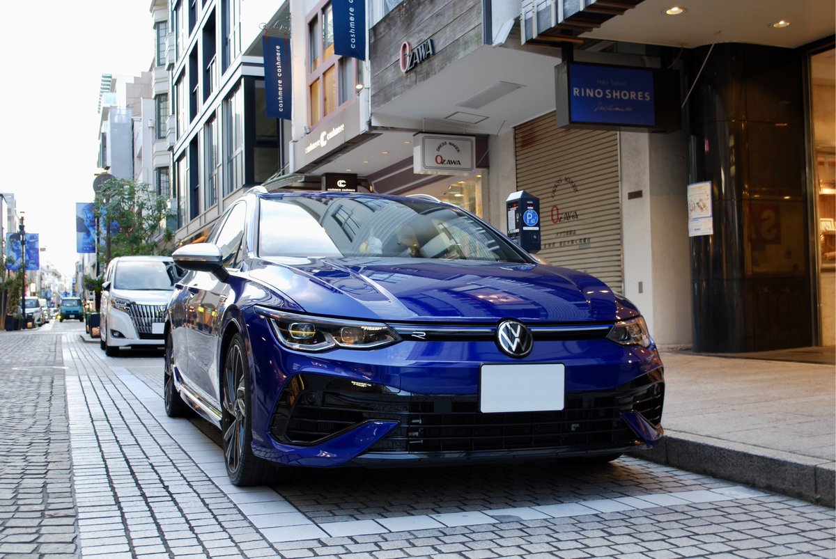 gt7___za's tweet photo. 【ご報告】
乗り換えました
〜VW GOLF R VARIANT 8.0〜
やっぱステーションワゴンでした。
VW乗り，外車乗りの方々，よろしくお願いいたします。
SUBARU乗りの皆様も変わらず仲良くしてください！

#車好きと繋がりたい 
#volkswagen 
#ゴルフRヴァリアント https://t.co/5OW8EiCjBJ