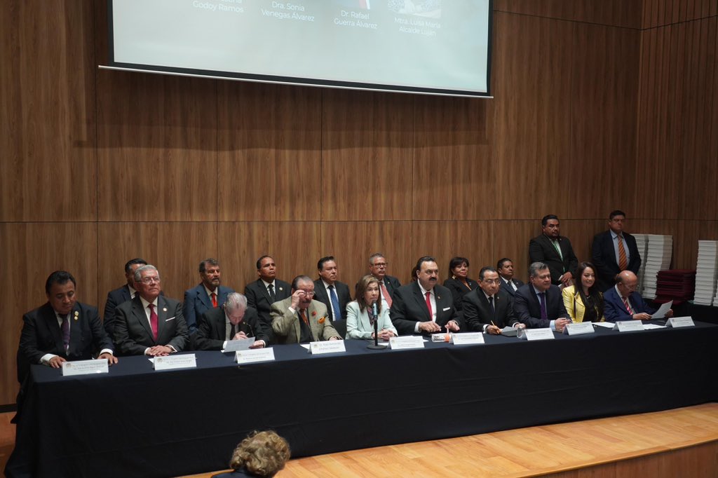 PJCDMX's tweet photo. En la ceremonia realizada en la Antigua Escuela Nacional de Jurisprudencia, el Comité también envió un reconocimiento a la magistrada de Disciplina Judicial del #PJCDMX Ixchel Álzaga Alcántara. https://t.co/bVlXarCLM0