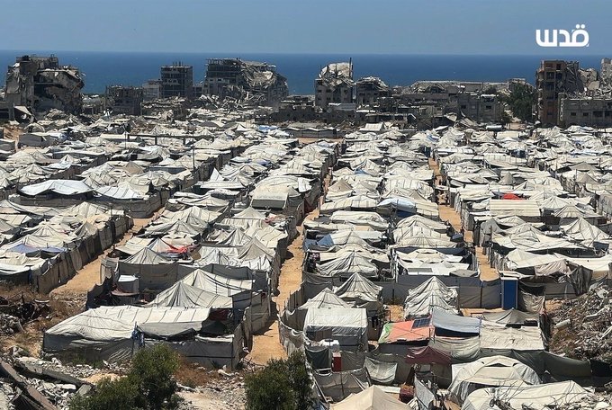 Bh58Ah's tweet photo. Gaza has become a city of tents... a harsh reality that grows day by day.
#GazaNeedsHelp #GazaGenocide #gaza_starvation #paobc #کشمیر_کا_نشان_تیر_کا_نشان #Almería #WołyńPamiętamy #Pamiętamy #Pamiętamy #españabélgica #عوامی_حقوق_کانفرنس #EspañaBelgica #NYOTAProgram https://t.co/bdLGRKu7aE