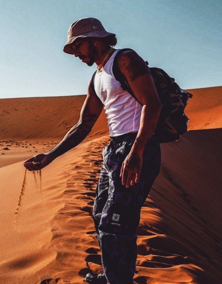 HourlyLewisH's tweet photo. Lewis Hamilton https://t.co/1SIGY3ReKy