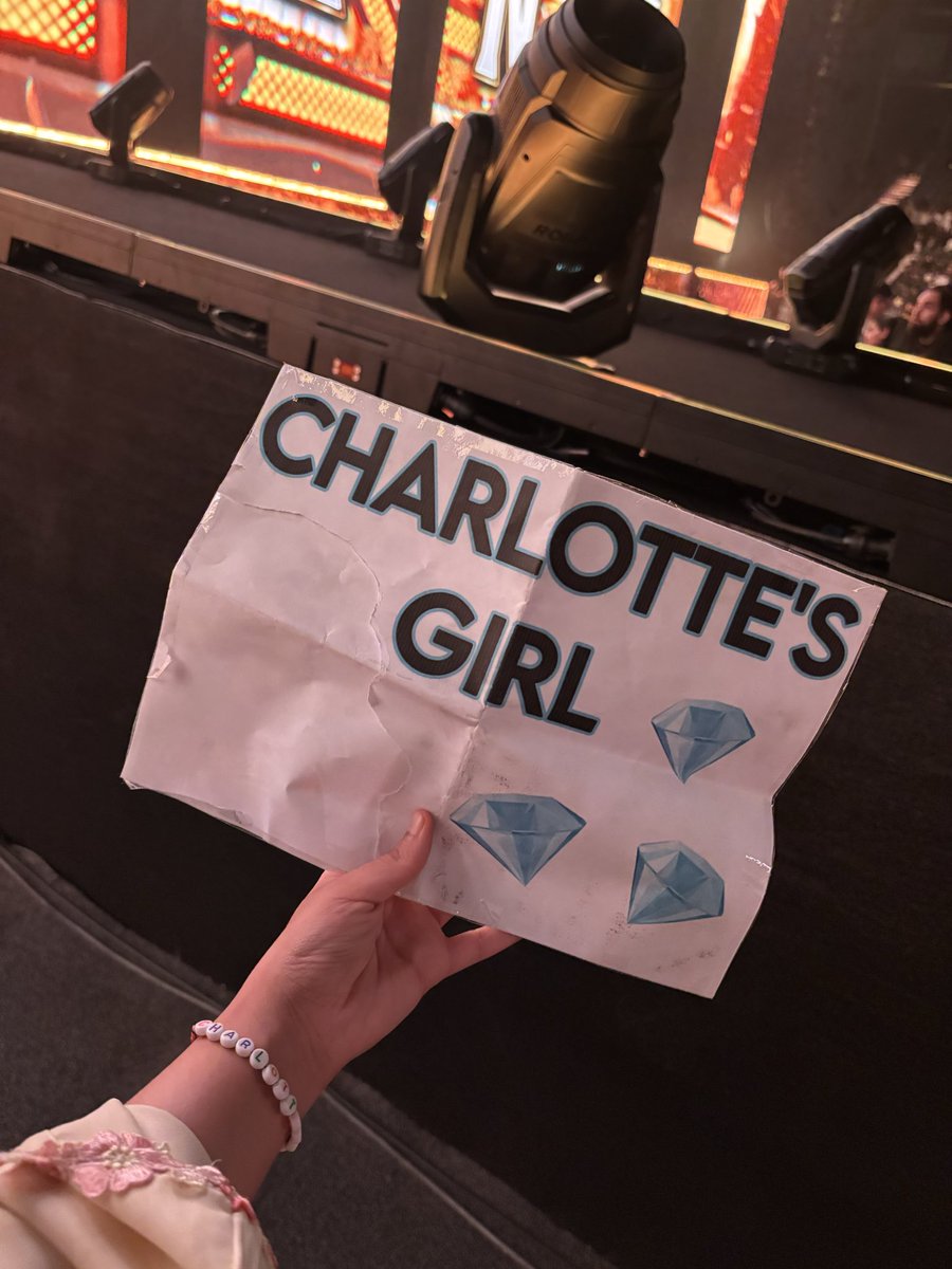 BRI3M0D3's tweet photo. It's been two weeks since I attended my first wwe show and got to meet my girl and it all still feels so surreal🥹 @MsCharlotteWWE thank you for making my whole year by being the sweetest angel ever and for making everyone feel so special 🩷

Riyadh girls 🫶 Flair https://t.co/RJFtV0YXJJ