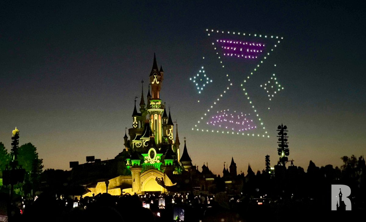 DLPReport's tweet photo. 🎆 Photos: Drone effects temporarily return to Disney Tales of Magic during the fireworks ban (currently until July 15) https://t.co/aV3mczmqWC