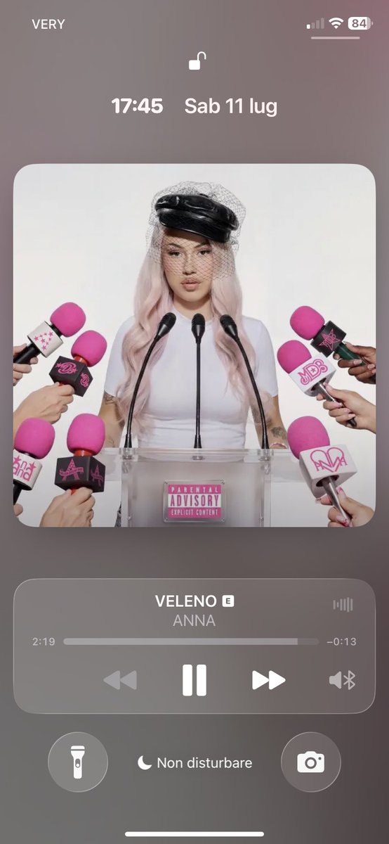adele59113's tweet photo. basta sono in fissa😭 sta canzone può avere il mio cuore per sempre @annuzza03 https://t.co/DlTlvJ32bu