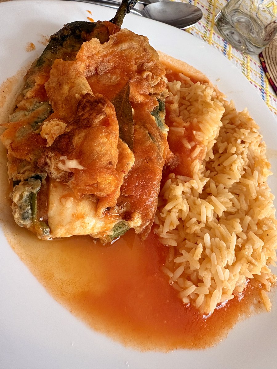 andy71soto's tweet photo. Creo que mi mamá, si me ama.... 😋😋😋
#ChilesRellenos
#ComerEsMiPasión
#LoveYouMom https://t.co/Gp0NH3a2Ec