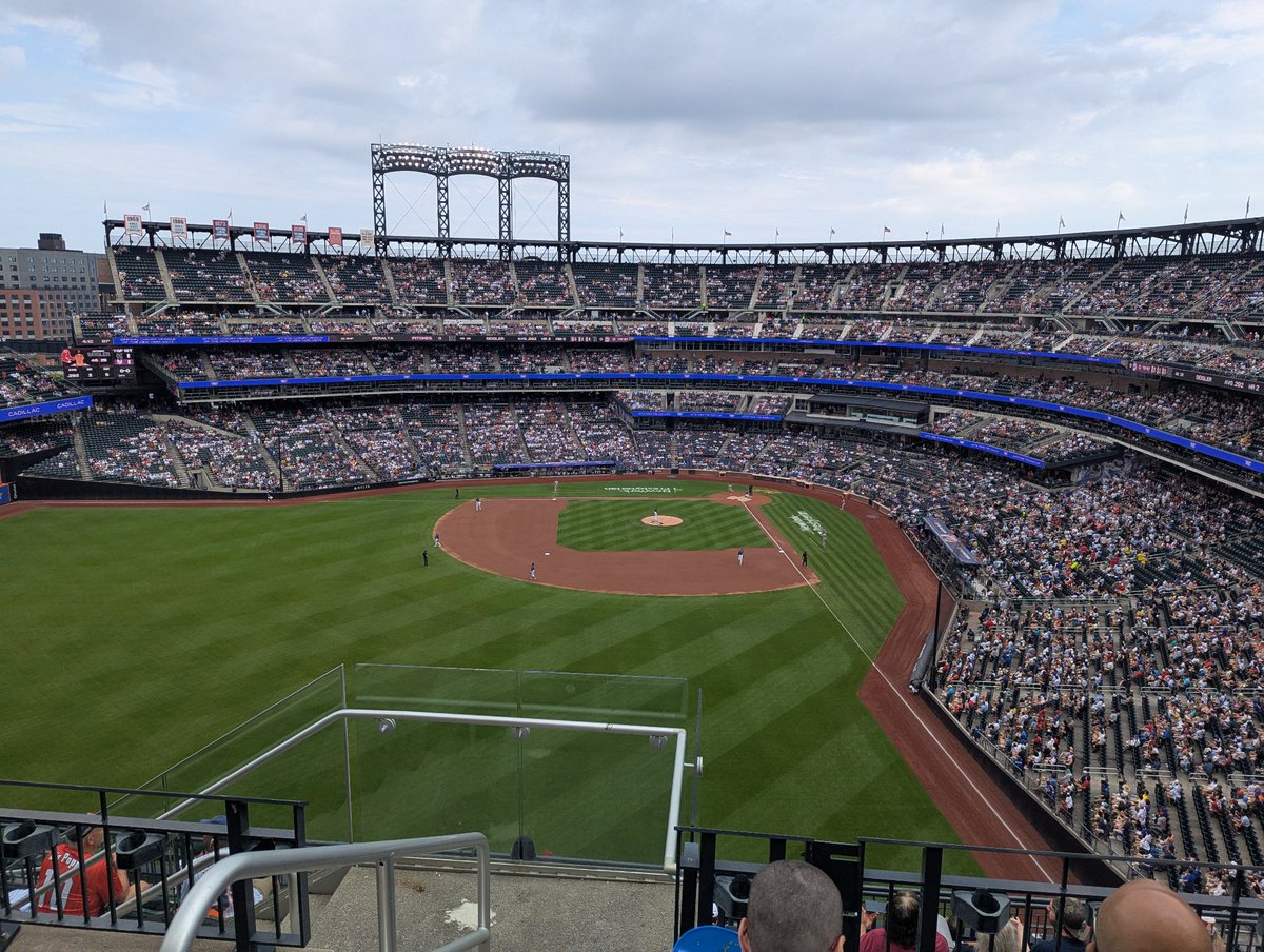 COGlTOERG0SUM's tweet photo. spontaneous day trip to Citi field lol https://t.co/WQZWr2ZIOC