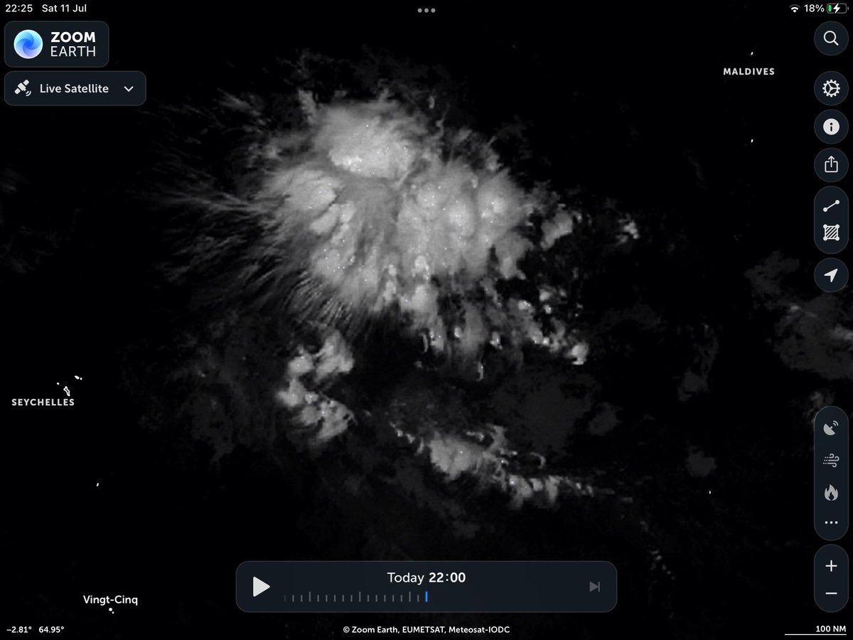 IonisedSkyWatch's tweet photo. 🤡☁️🤡☁️ https://t.co/8eDk7Zjdk0