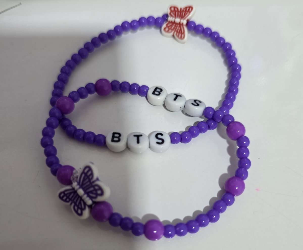 Hello_Rafah's tweet photo. Iniciando os freebies que irei distribuir no show do BTS.
Esse é o lado Hobi que habita em mim. https://t.co/2VKajXDoI5
