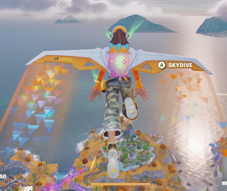 matsubokiri's tweet photo. i love wearing this glider with sprites cuz it looks like they're wearing a lil helmet 🤲❤️ https://t.co/vudnPXsNFJ