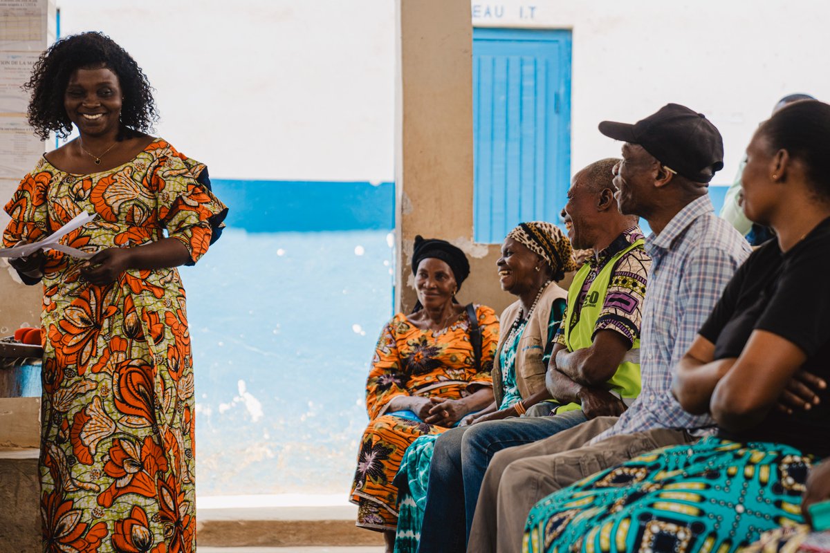 GillesFagninou's tweet photo. En Ituri, les relais communautaires sont au cœur de la riposte à #Ebola. Ils renforcent la détection précoce, le suivi des contacts, la surveillance et la confiance envers les services de santé.

Asante sana à ces héros. Investir en eux, c’est aussi renforcer durablement le système de santé et notre capacité à prévenir et répondre aux futures épidémies.