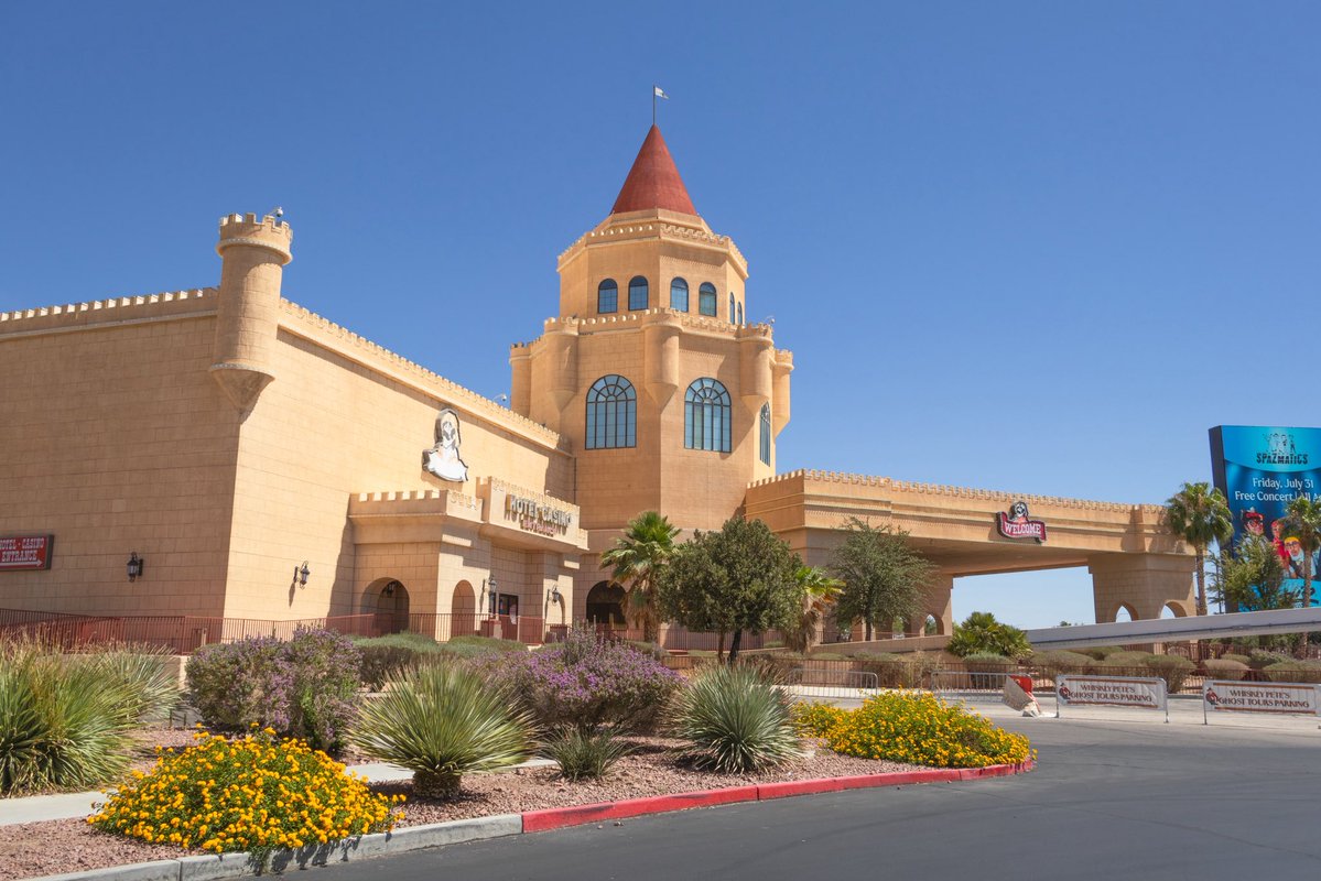 oncosmith's tweet photo. Primm, Nevada https://t.co/XlYdiJX6br