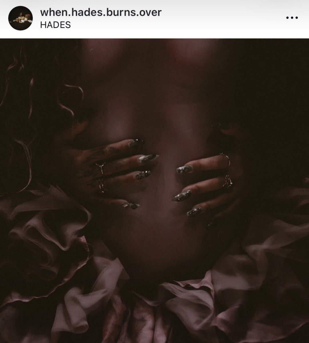 bacfromthedead_'s tweet photo. o que será que a melanie tá fazendo? https://t.co/82QB3SYUKg