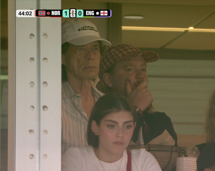 TouchlineX's tweet photo. 📸 - MICK JAGGER (ROLLING STONES) IS HERE TO WATCH ENGLAND! https://t.co/WpXt39RKjg