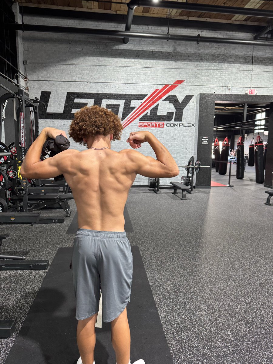 cam_sutton8's tweet photo. Progress 📈📈💪🏽
@quintonreese16 @LegacySportsHQ 
@PisgahFootball @Coach_BWatkins https://t.co/Zgibofa6v4