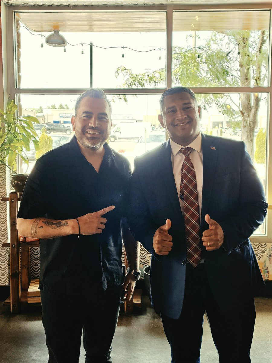 CarlosMorenoUSA's tweet photo. Great meeting with Pastor Joshua Botello, a District 2 constituent and spiritual leader. We talked about exciting projects, and I believe great things are ahead for our West Side. Thank you to the leaders who serve our community every day. In God We Trust! 🇺🇸
#District2 #WestSide #Utah