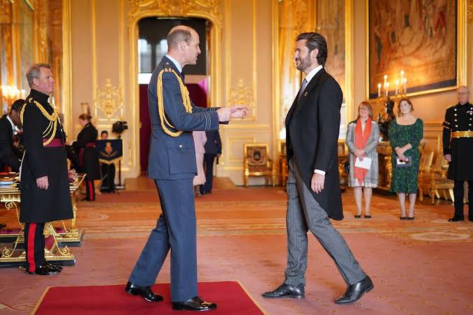 Royalsplaining's tweet photo. @thebluestshade Why is he so toxic? Kate may have made a deal with the devil when she married William🙃. He's not a fit husband or brother. With a mean and emotionally stunted brother like him you need to do what #PrinceHarry did, and create as much "space" as possible between you and him.🤎🩷 https://t.co/tPaThkTnmQ