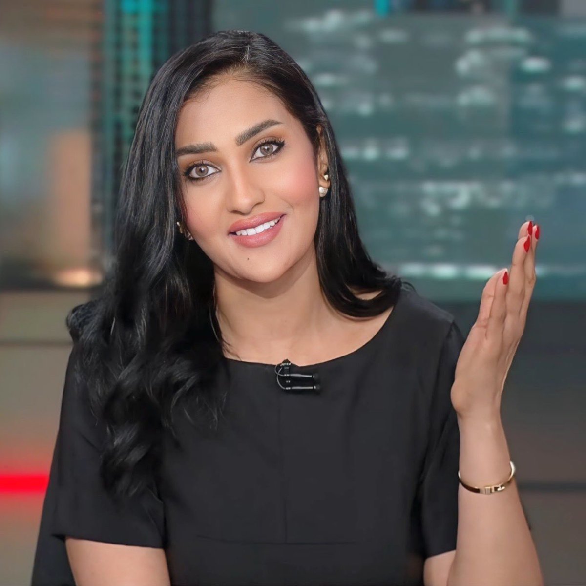 Carolin_muhamad's tweet photo. #تسابيح_مبارك
#التاسعة 
#سكاي_نيوز_عربية

@TsabihAli https://t.co/jqiSfZCs3n