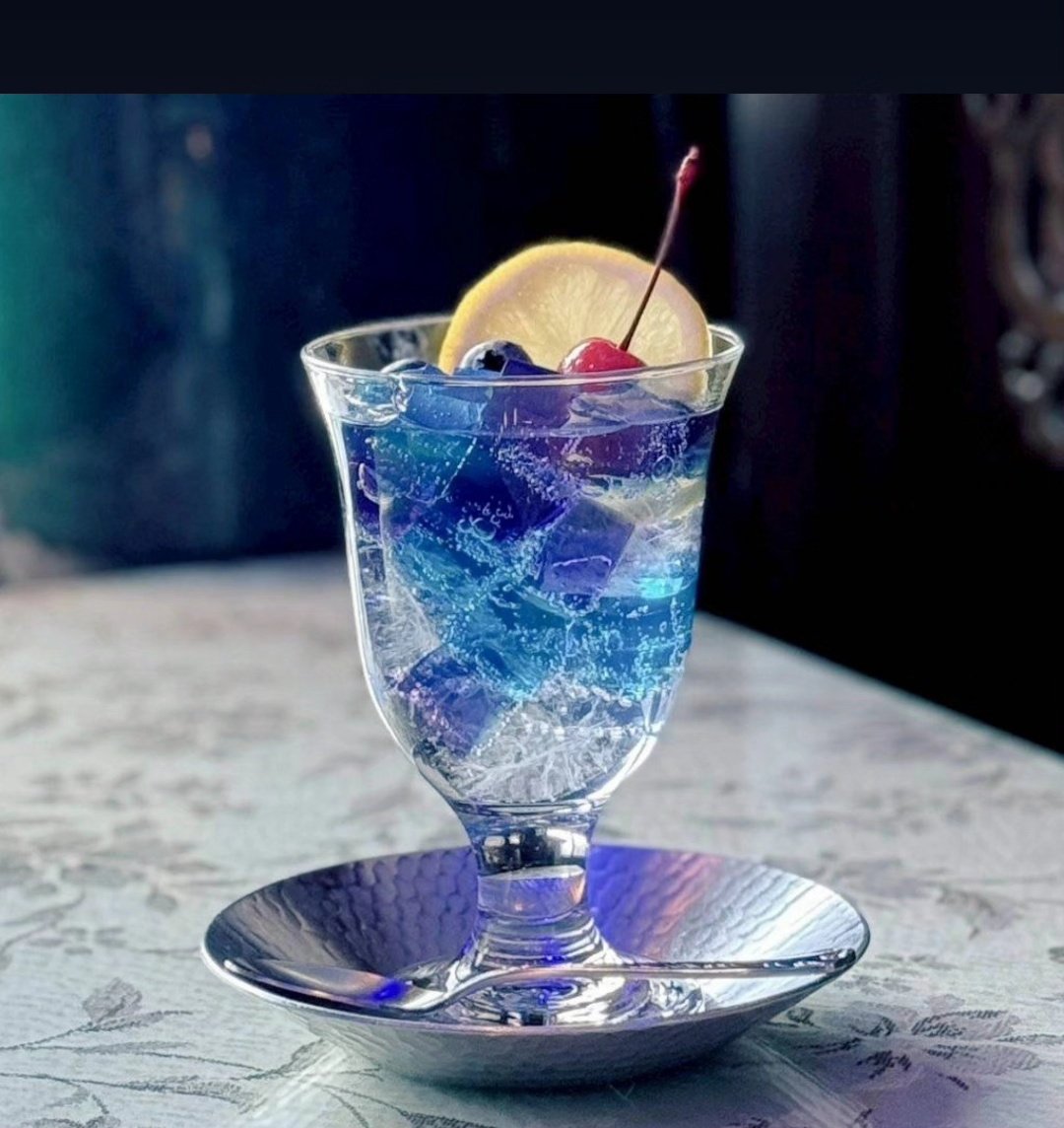soiree1948's tweet photo. 〜 ゼリーの日(14日)に「夜会のゼリーポンチ」「夜会ゼリーのクリームソーダ」をご提供します✨ 〜

7月14日 火曜日はゼリーの日です✨  特別メニュー「夜会のゼリーポンチ」「夜会ゼリーのクリームソーダ」をご提供いたします✨

祇園祭宵山（16日）もすぐ。是非 京都にお越しくださいませ✨ https://t.co/RvvehgRJZ0