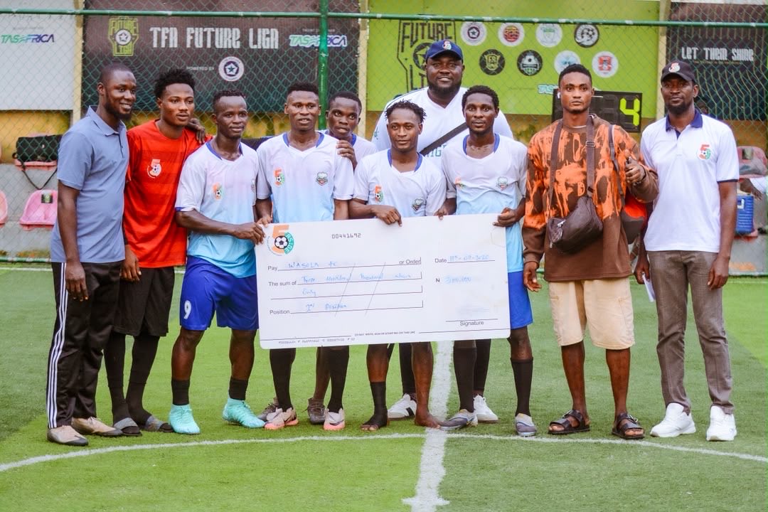 Spires5Aside's tweet photo. 🏆 Spires5aside Ikeja Division Winners

🥇 Champions: ASDI Academy FC — ₦500,000

🥈 Runners-up: Wasola FC — ₦300,000

🥉 Third Place: Blood &amp; Sand FC — ₦100,000

⚽ Top Scorer: Elijah Imole (Blood &amp; Sand FC) — ₦50,000 
#Spires5aside https://t.co/nVJzvug15Z
