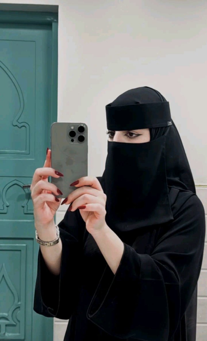 سيمون بنت اليمن tweet media