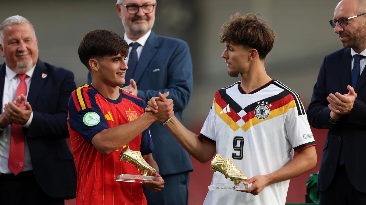 vivamorante's tweet photo. Bota de Oro para el hijo del genio en el europeo sub 19. Con todos los respetos a Lamine, pero el extremo derecho de España para 2030 se tiene que apellidar Morante. https://t.co/F8L2o74nnd