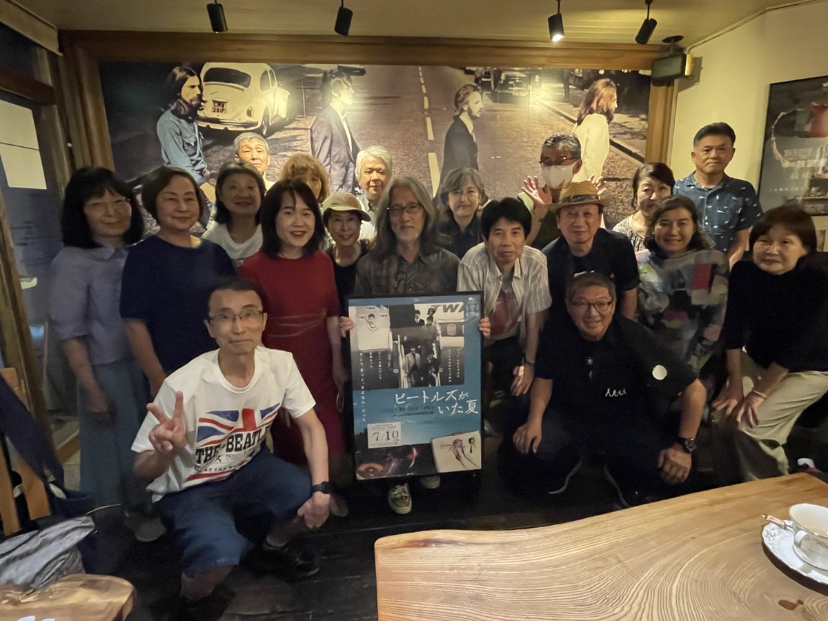 70RockV's tweet photo. 映画を観た後、有志一同１9名で吹上のアビーロードでの夕食会に参加しました😊 https://t.co/hzhggM85dy
