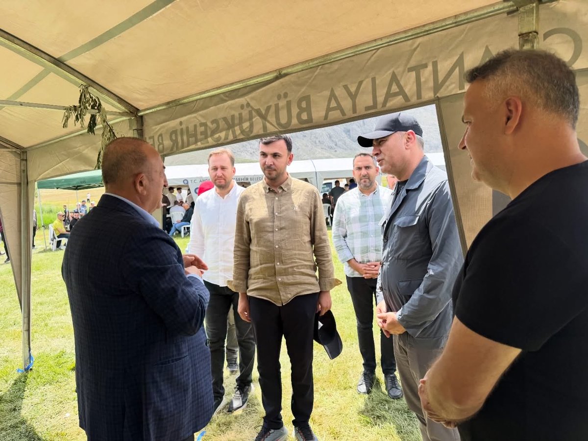 mustafatoklu07's tweet photo. 📍Söbüçimen

Bakanımız Sn. Mevlüt Çavuşoğlu’nun ailesinden ahirete irtihal eden yakınları için okutulan mevlid programına katıldık.

Rabbim edilen duaları kabul eylesin. https://t.co/VIgGq977k7