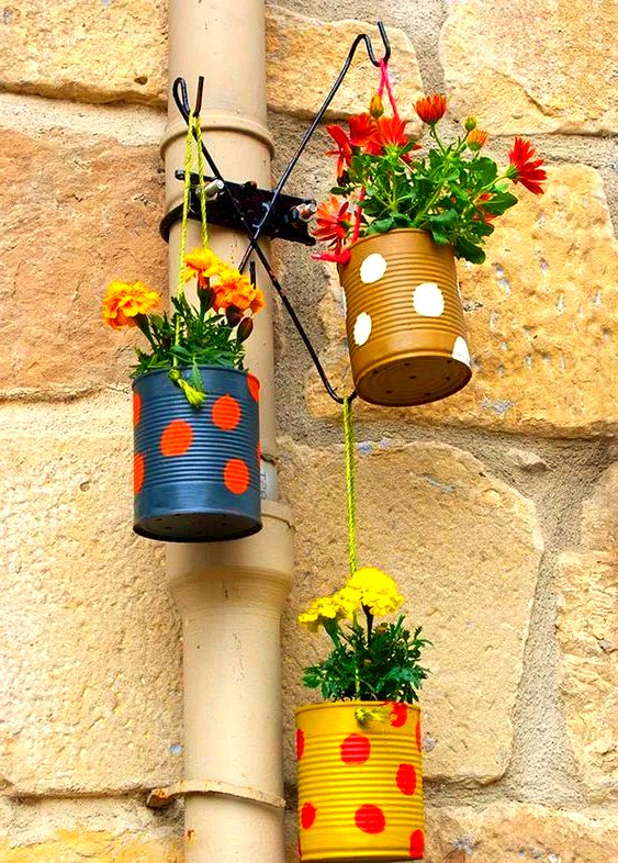 Barbara88147224's tweet photo. [Turn an old mason jar into a cute plant pen holder! Just add soil, a small succulent u0026 some colorful twine—upcycling wins ]， https://t.co/zz2bj5LAbw