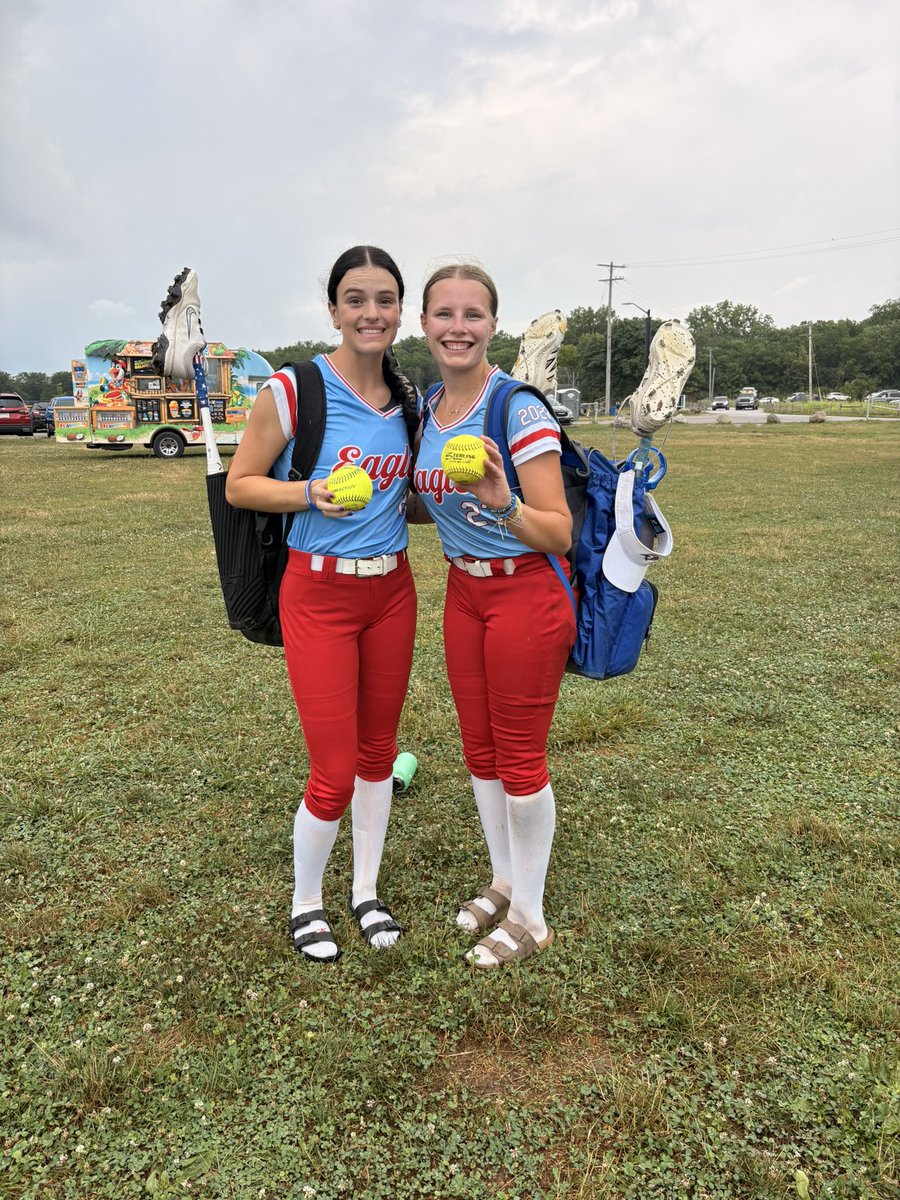 09Hegedus's tweet photo. We finish 3-1 in pool play this weekend . We’ve had great team softball all weekend, and we’re excited for another opportunity to compete.
Added two more home runs today! @AubreyD2027 and @LakenNimmo27 in our last game of the day! Bombs over center field https://t.co/pgZkCtODQW